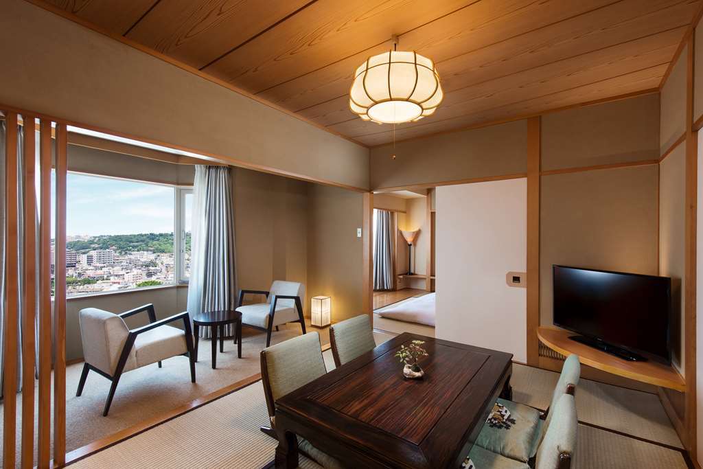 Doubletree By Hilton Naha Hotel Bilik gambar